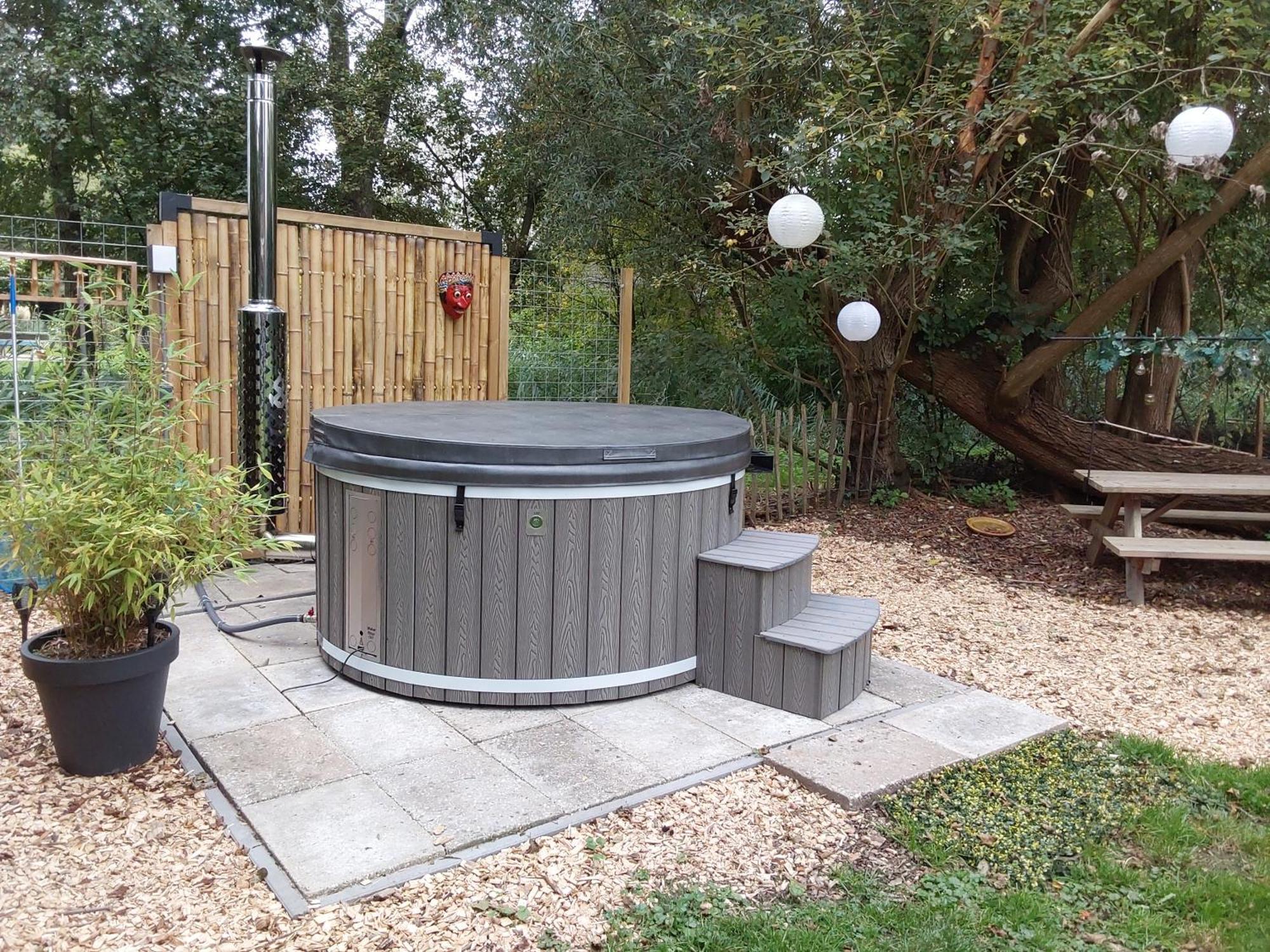 Rumah Senang Wellness Met Hottub En Tuin Ewijk Buitenkant foto